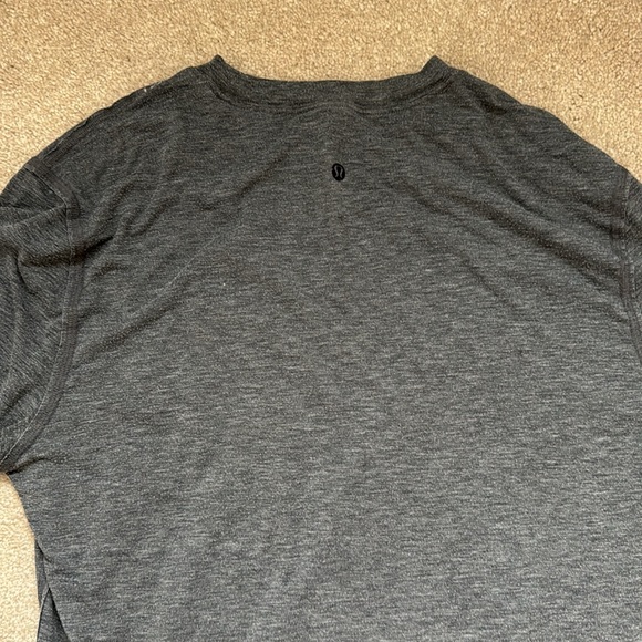 Old school men’s medium gray Lululemon long sleeve T. 18.5” ptp, 27” length - Picture 5 of 5